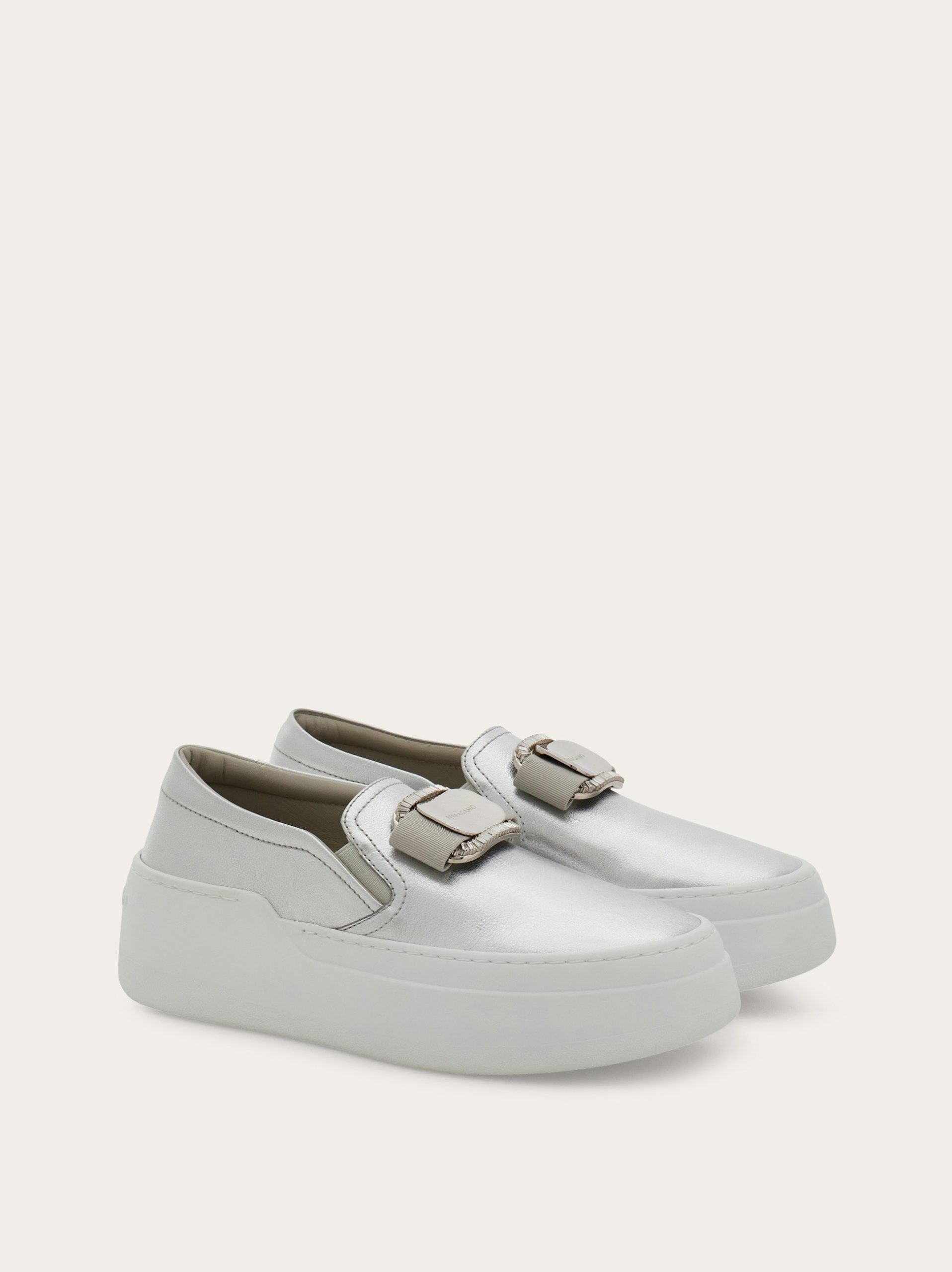 Ferragamo New Vara plate slip on - Image 4
